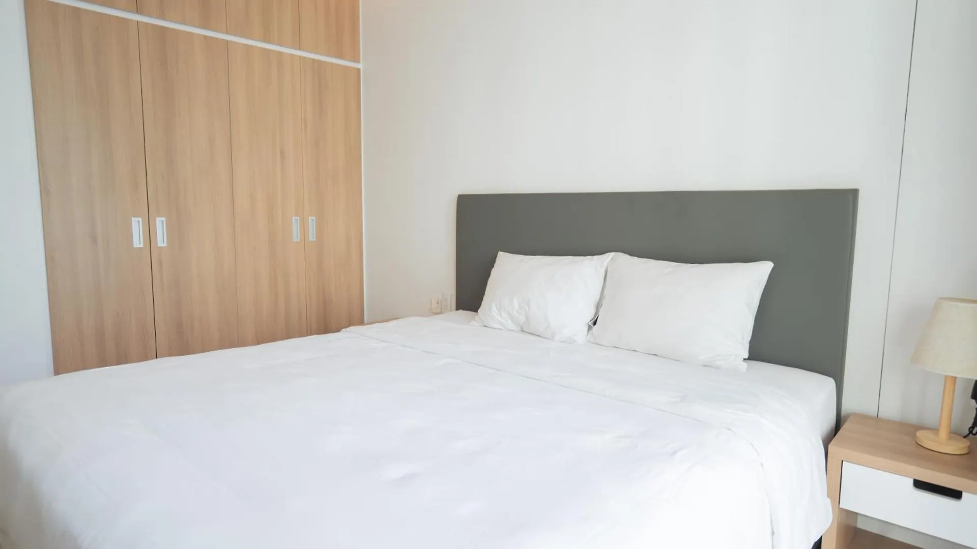 Can Ho San Bay - San Golf Tan Son Nhat- Free Pool&Gym Ho Chi Minh City 0*,  Vietnam