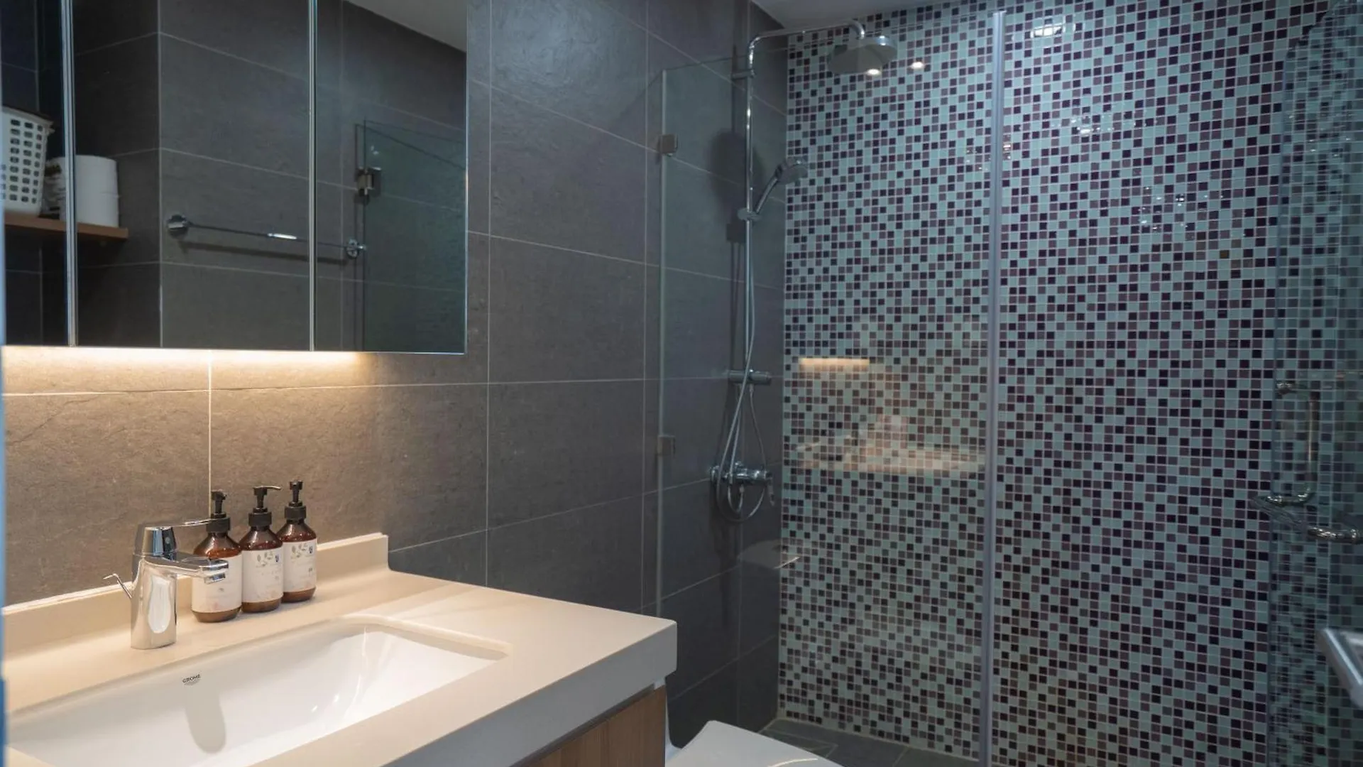 Can Ho San Bay - San Golf Tan Son Nhat- Free Pool&Gym Ho-Chi-Minh-Stadt 0*,  Vietnam